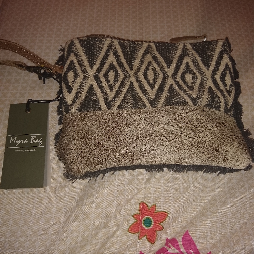 Myra wristlet - Picture 3 of 3